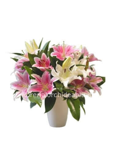 Mazzo di lilium assortiti.
